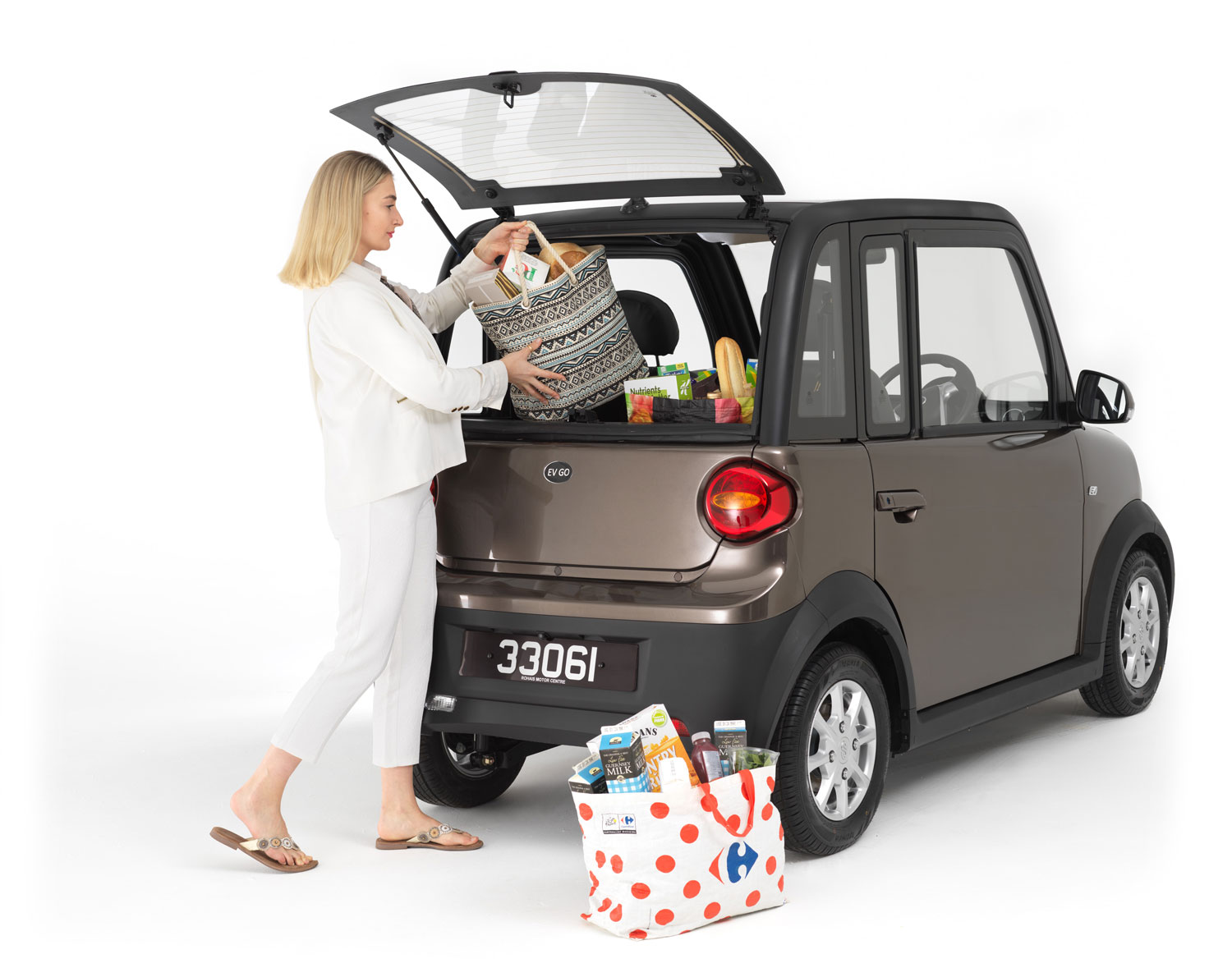 Small 4 deals door electric cars